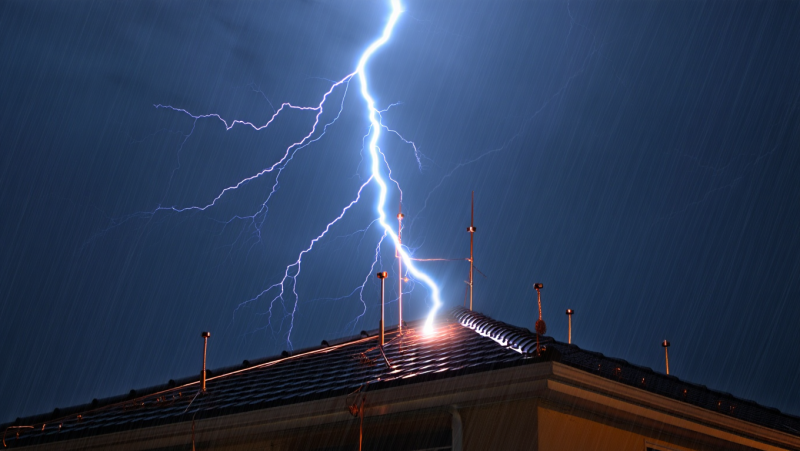 lightning-protection1200.jpg [800x450px]